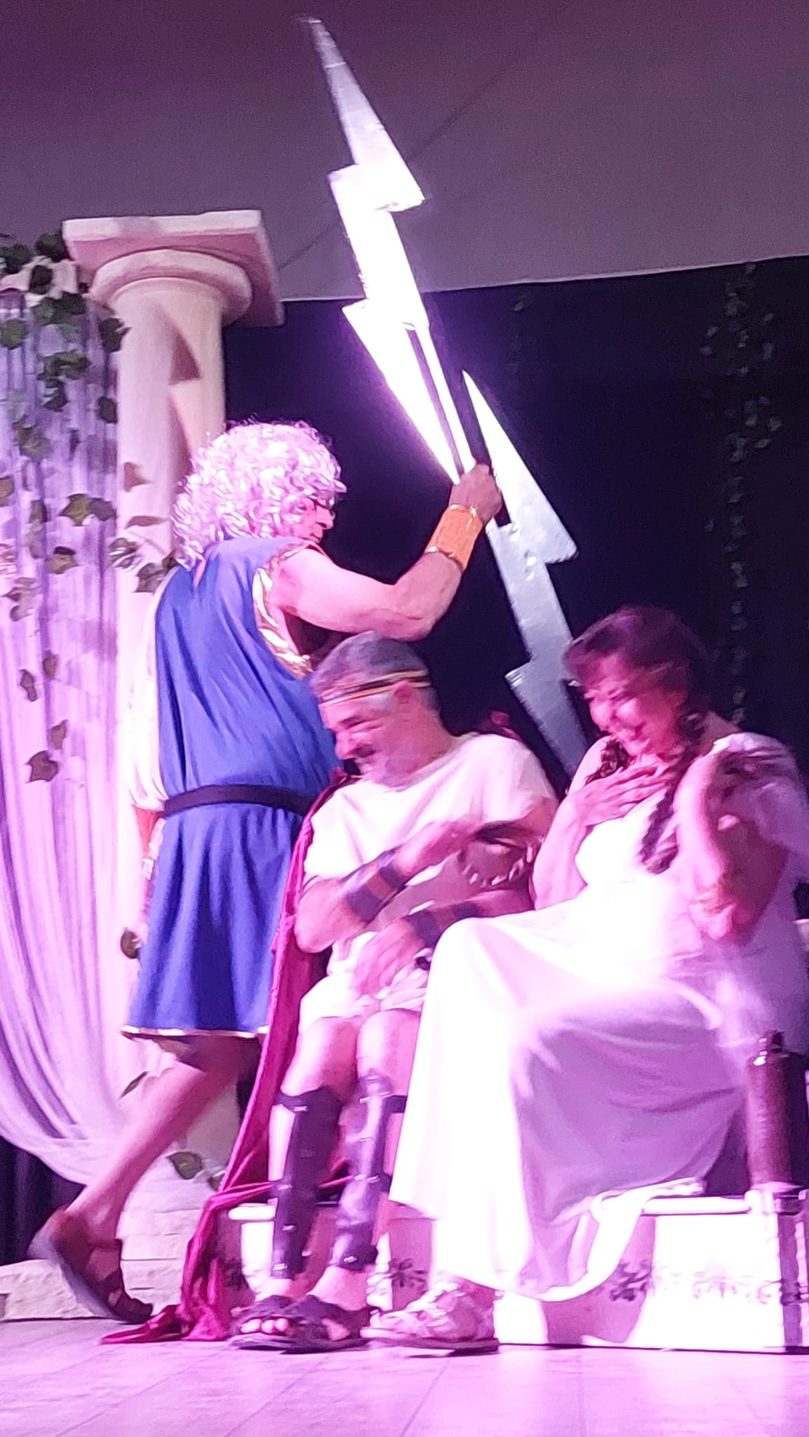 Teatrones, de nuevo, a escena