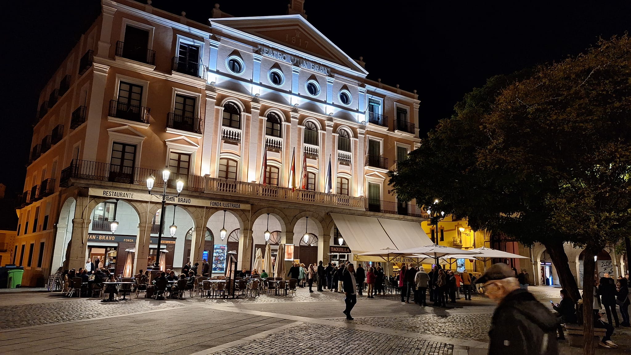 Teatrones conquista el Juan Bravo